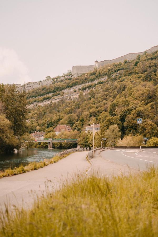 Franc-Bisontin - Unique ! 4 Logements Disponibles Besançon Dış mekan fotoğraf