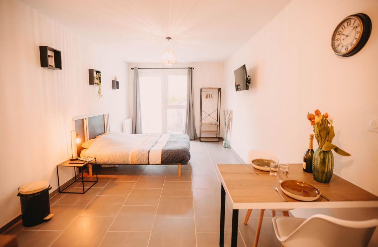 Franc-Bisontin - Unique ! 4 Logements Disponibles Besançon Dış mekan fotoğraf