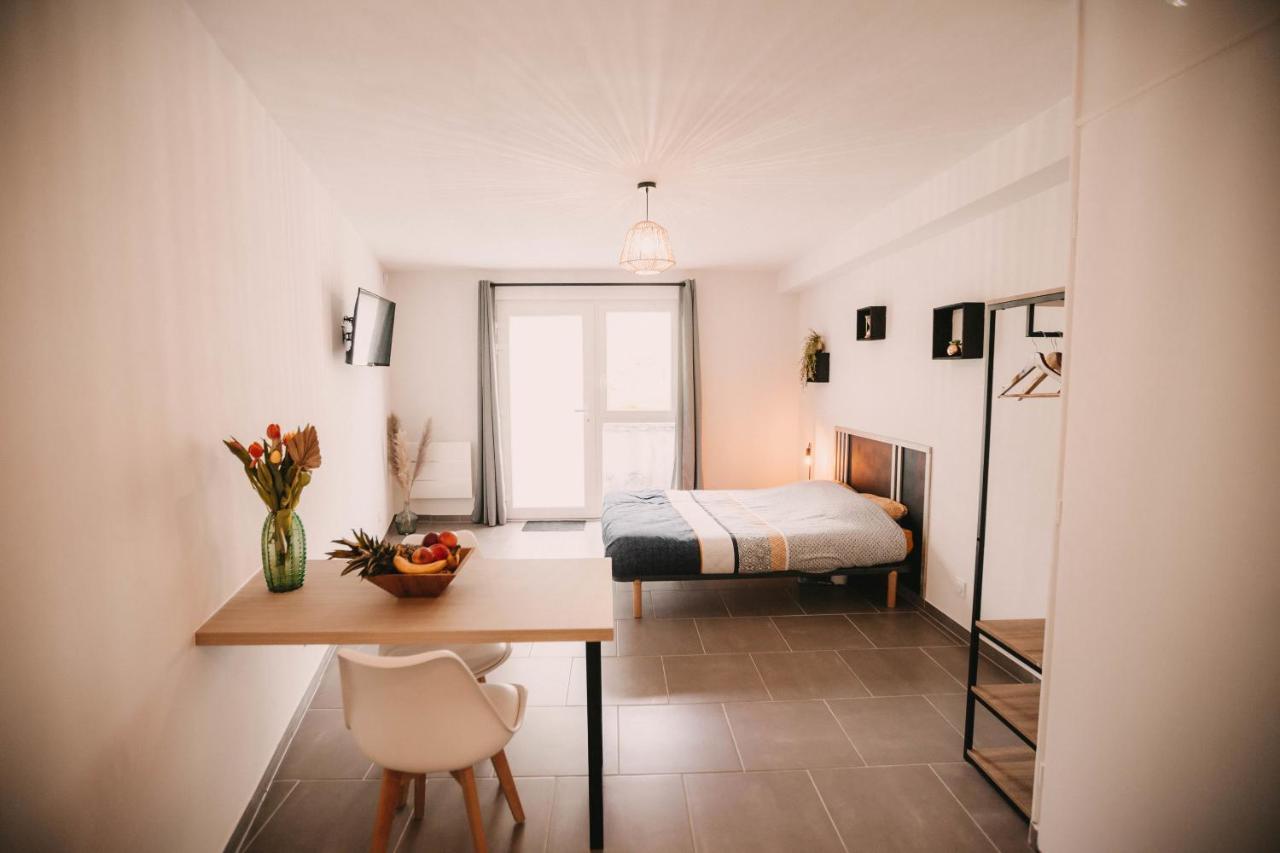 Franc-Bisontin - Unique ! 4 Logements Disponibles Besançon Dış mekan fotoğraf