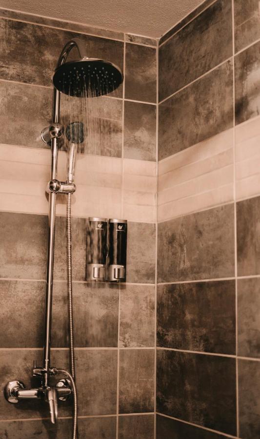 Franc-Bisontin - Unique ! 4 Logements Disponibles Besançon Dış mekan fotoğraf