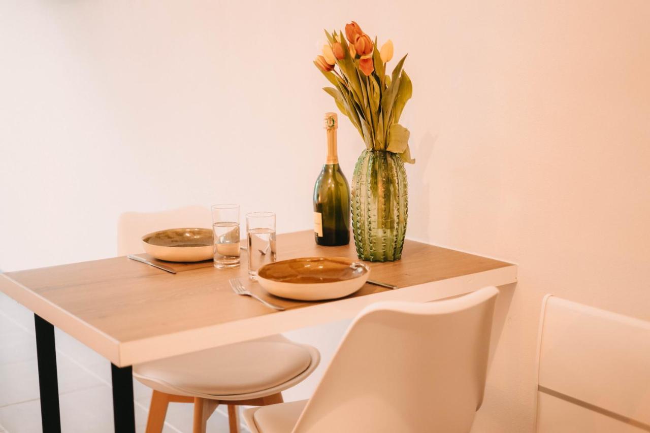 Franc-Bisontin - Unique ! 4 Logements Disponibles Besançon Dış mekan fotoğraf